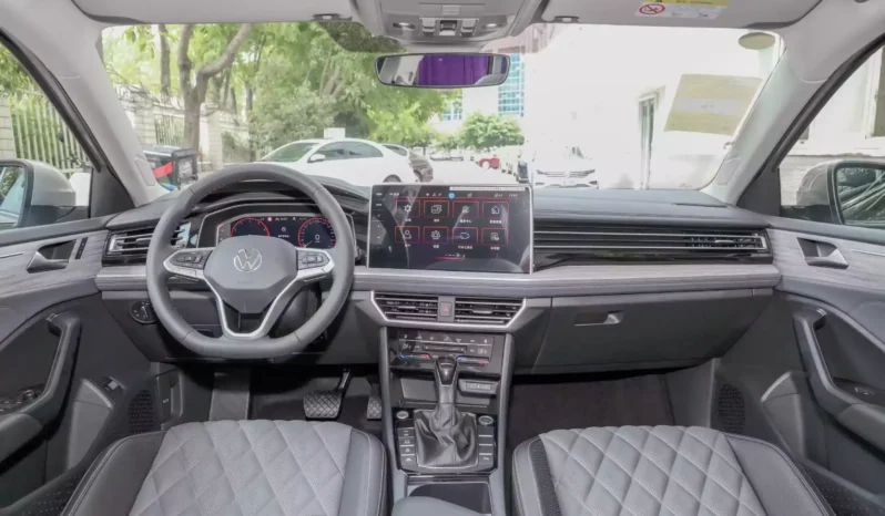 
								Volkswagen Sagitar full									